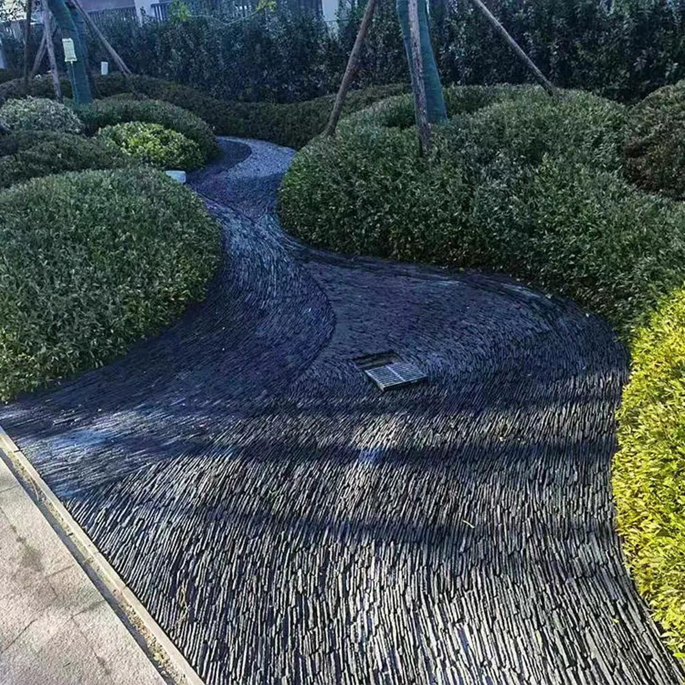 The flowing stones, scattered stones and individual stones are used in landscape walls and dry strea