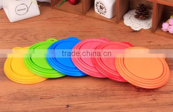 Silicone pet bowl for outdoor use