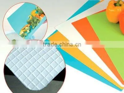 flexible plastic chopping mat/cutting board