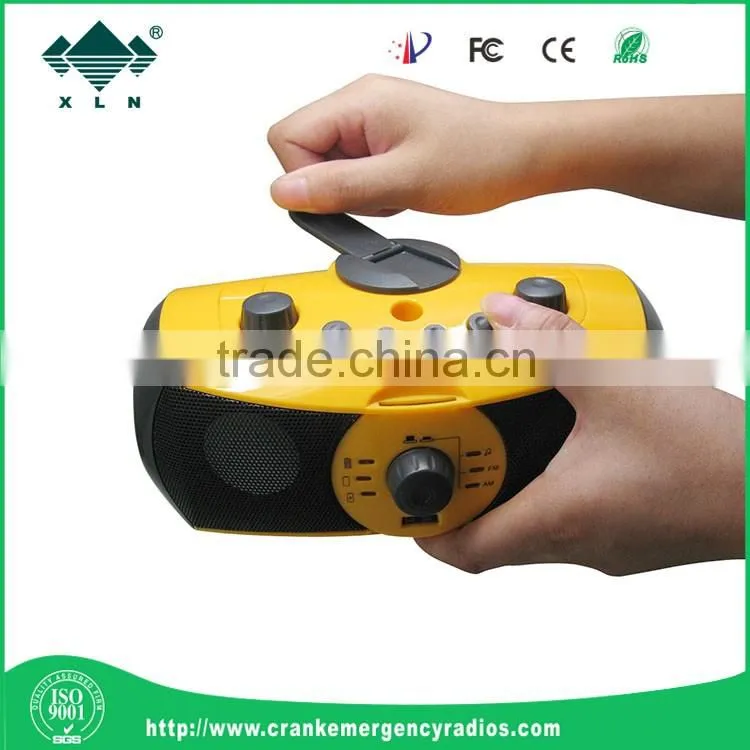 Wonderful mini Music Speaker Powered by Hand-cranking&USB Port&4 AA Batteries Radio Flashlight for camping use