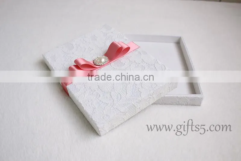 Customized white silk Wedding Invitation Boxes Wholesale