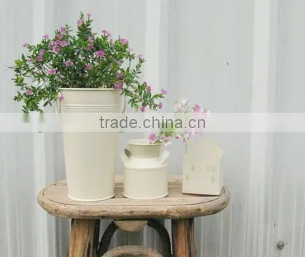 French Country Vintage Style Rustic Metal Garden Decor Bucket / Centerpiece Vase / Flower Holder