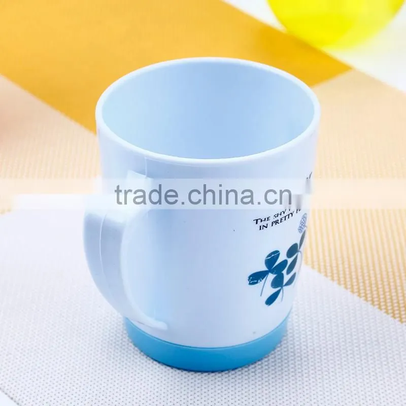 Good quality popular fashional style plastic food grade material cartoon imprint tumbler cups