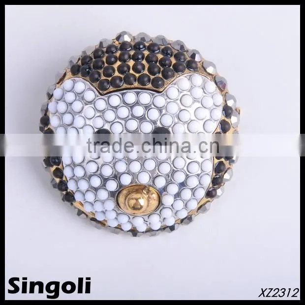 Trendy 2014 fashion rhinestone small brooch