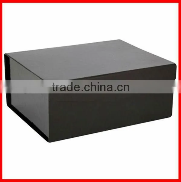 Custom Folding Magnet Packaging Box for Clothing Wholesale