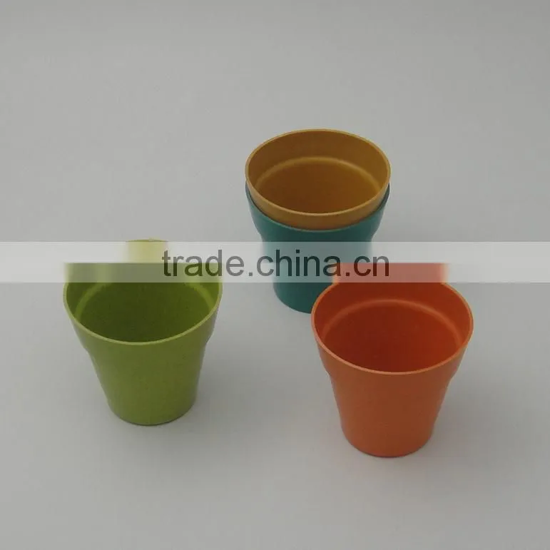 Garden flower pot with matching trays (saucers)