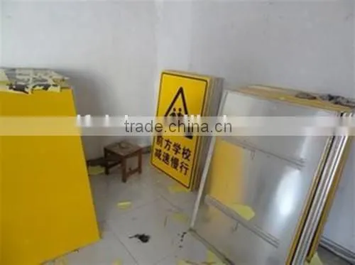 First Class Road Safety Traffic Signs