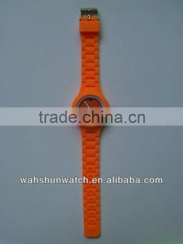 2013 best selling cheap promotional geneva silicone watch wholesale factory in dongguan