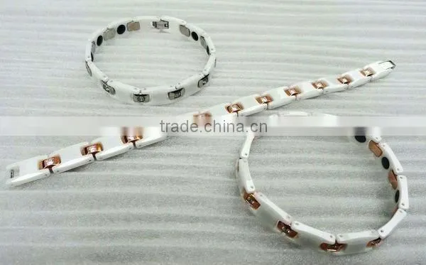 15001 gold plated steel with white magnetic ceramic bracelet