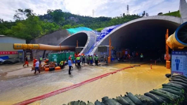 SmartSolo seismic monitoring instrument is used for tunnel advance warning