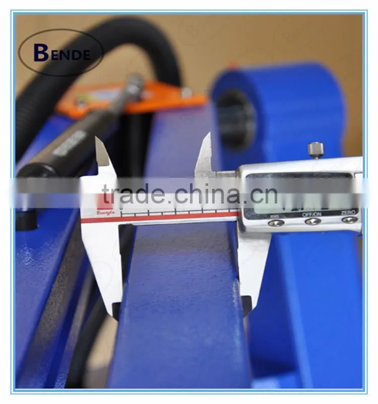 Desktop portable electric pipe threading machine
