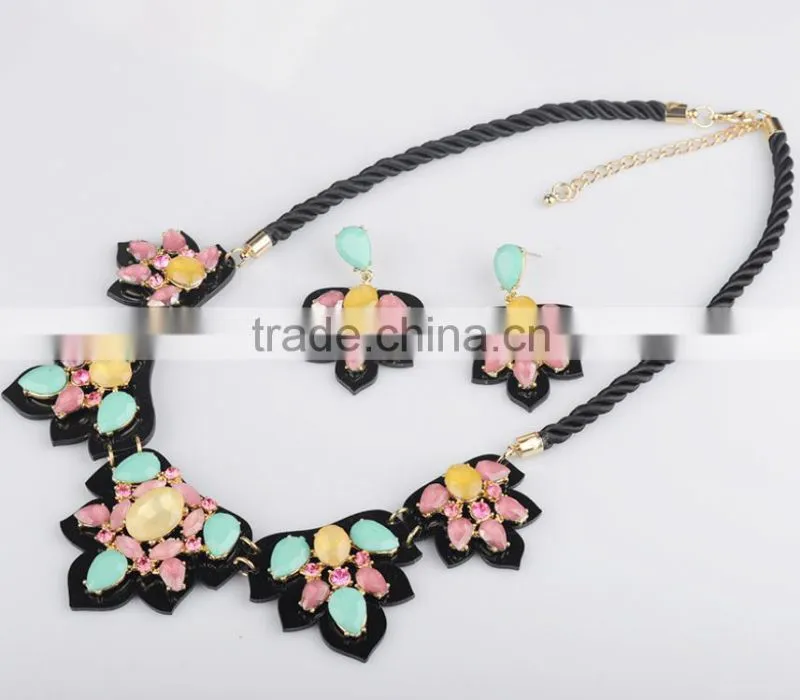 Fashion Leaf Shaped Necklace Earring Set Multicolor Jewelry Set Fashion Women Jewelry Set