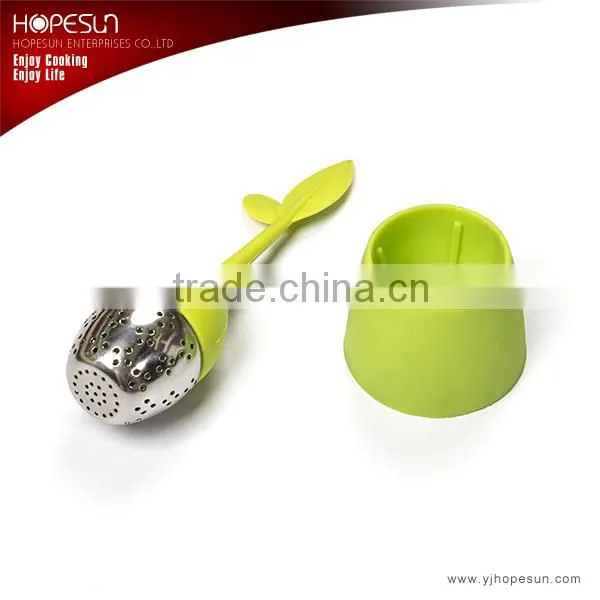 Leaf-shaped yellow silicone tea infuser