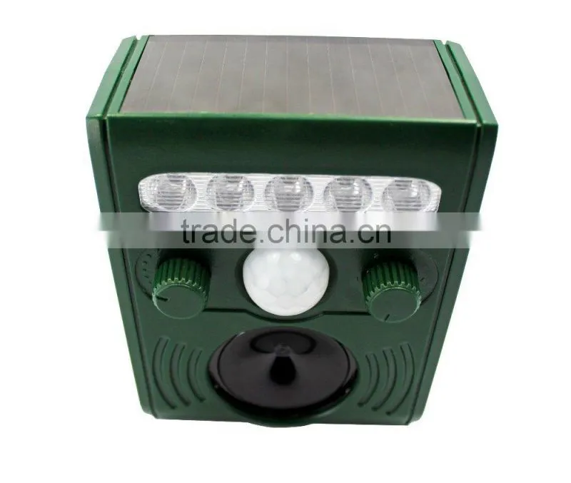 X-pest Signstek Solar Powered Wild Animal Repeller PIR Motion Activated Dogs Cats Deterrent