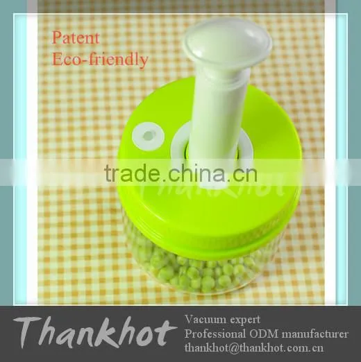 Round vacuum vegetable crisper set with pump