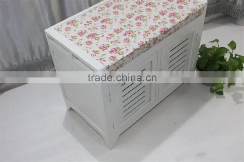 Wooden shoe cabinet with doors