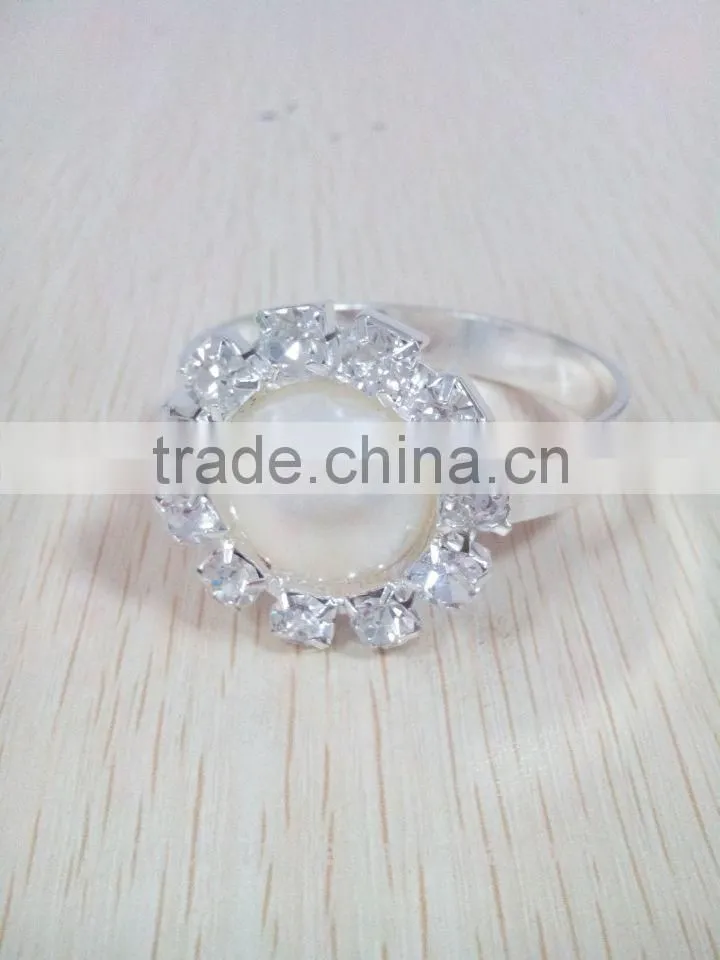 diamond and pearl napkin ring