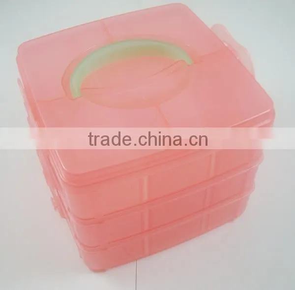 Plastic food contaioner with 3 layers and a removeable lid