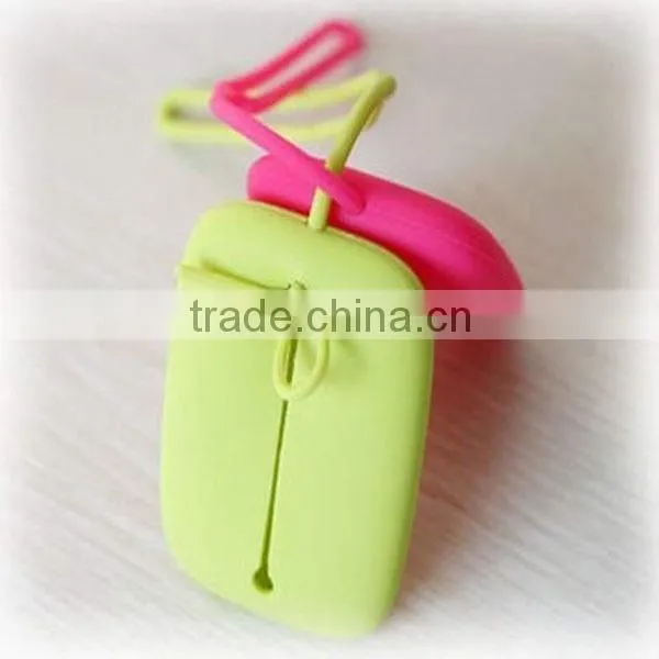 Factory new design gifts eco-friendly/fashionable silicone coin purse silicone card bag for girls and women