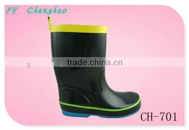 2013 New style black rubber boot for children