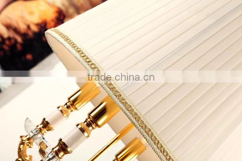 Graceful clear crystal body four candles table lamp with lampshade