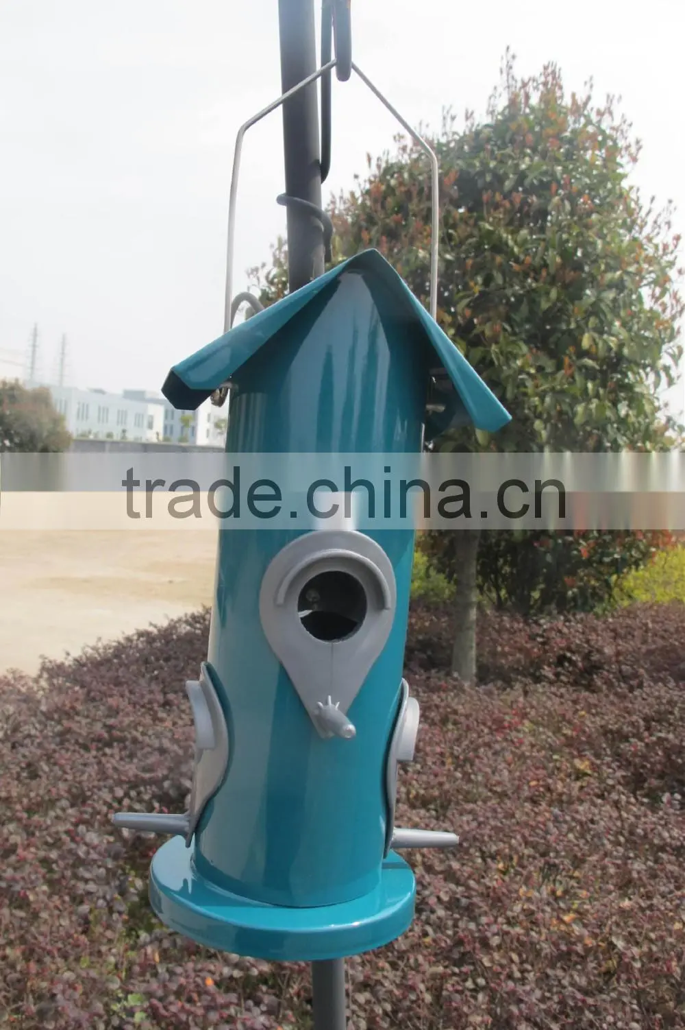 Garden metal house shape hanging bird feeders