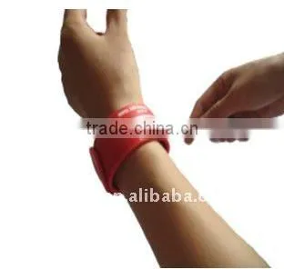 Cartoon Customized Silicone snap bracelet Slap on bands factory