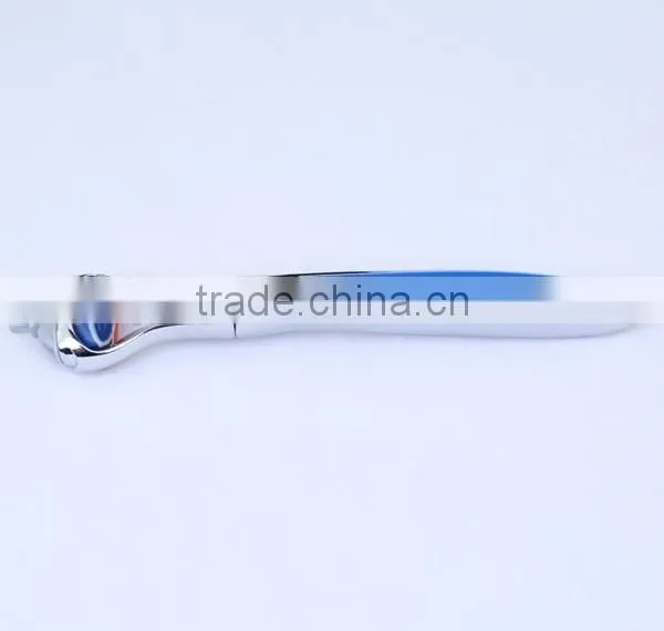 5 blade shaving razor