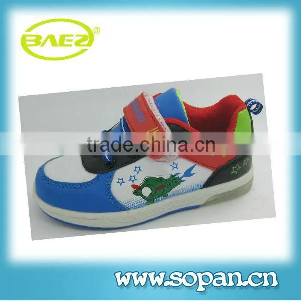 Light weight comfortable kids shoes china