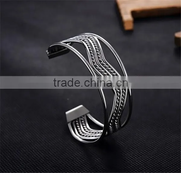 2016 latest new design stainless steel silver open cuff bangle for women engraved jewelry