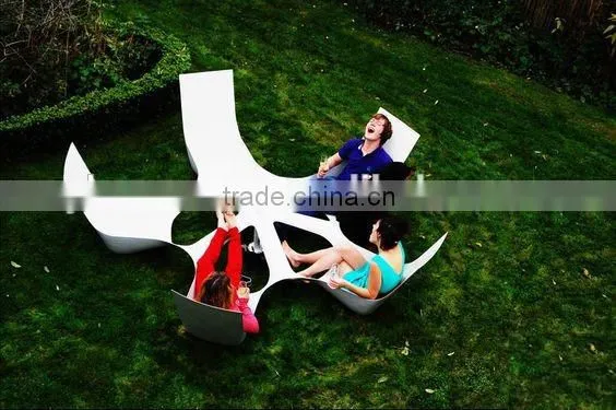 family linked garden chair sculpture