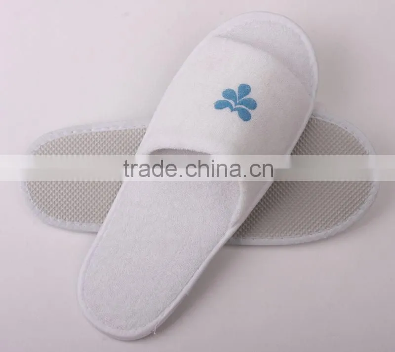 2015 white open toe terry cheap hotel slippers with logo