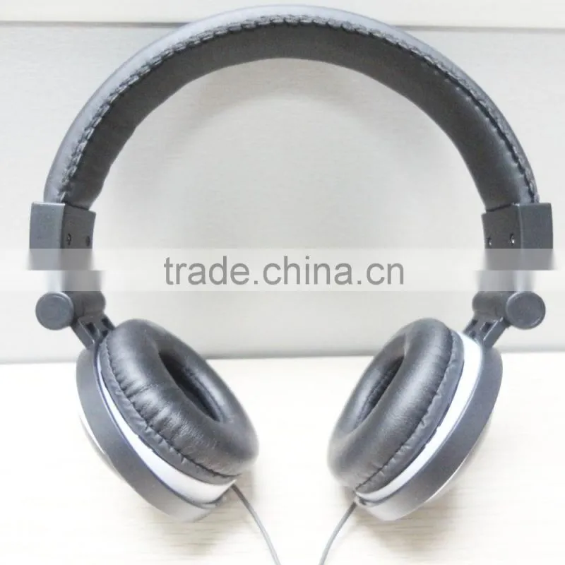 Noise Cancelling In Ear Headphone With Microphone
