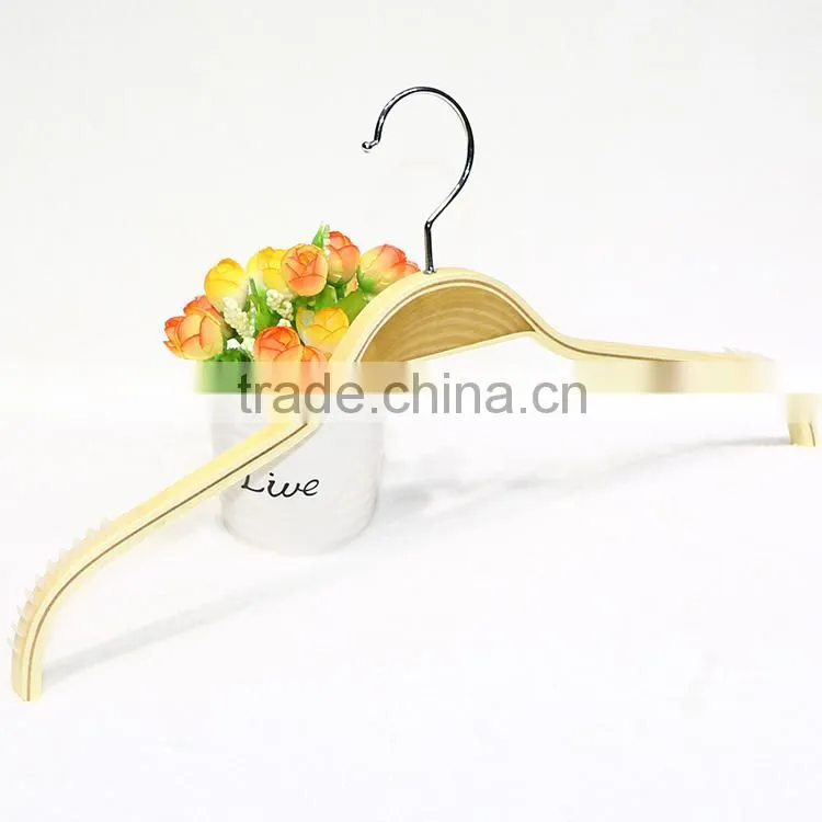 China supply cheap wooden hanger with low price