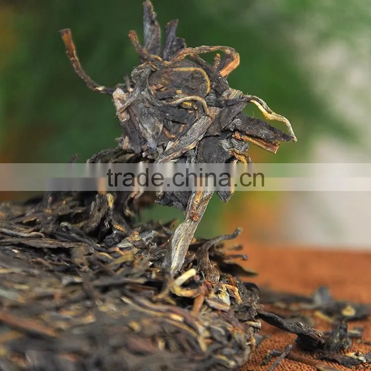 Handmade Raw puerh black tea Strengthen immunity Puer cake