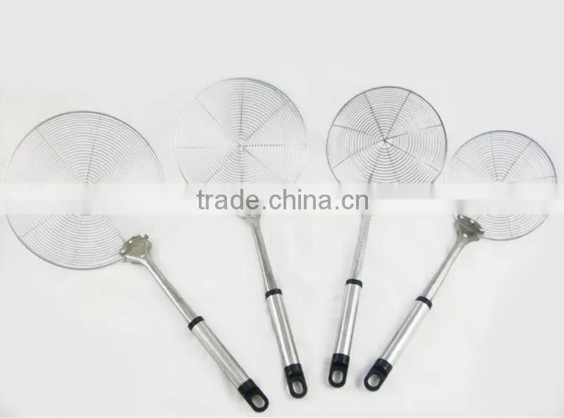Iron mesh wire skimmer with shorter plastic