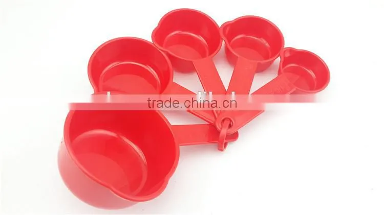 Bowl with measuring spoons