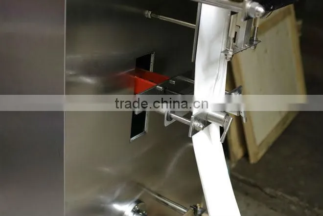 Automatic liquid pouch packing machine
