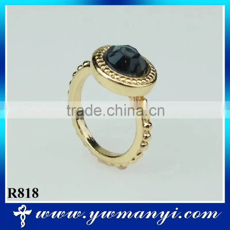 Yiwu factory sale alloy ring black rhinestone gold plating ring R818