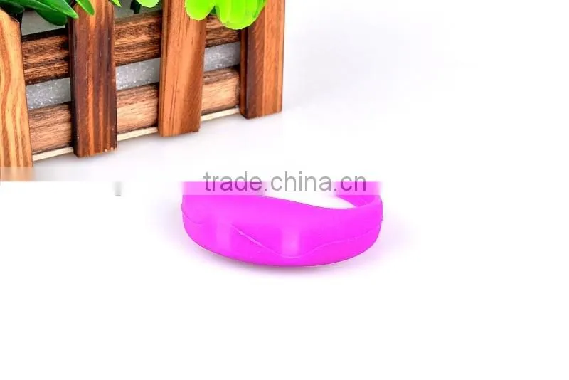 2016 new products motion activated led bracelet