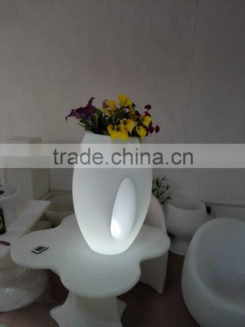 Factory directly selling Rechargeable or not optional Plastic Led Flower Pot