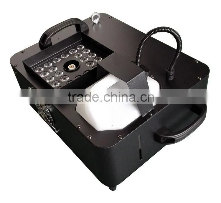 LCD Display DJ Geyser Geiser RGB CO2 Fog Cannon Pyro Vertical Upward 24x3W RGB 3IN1 LED Combination 1500W LED Fogger Machine