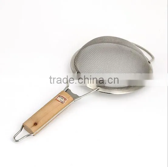 stainless steel kitchen strainer with long wood handle
