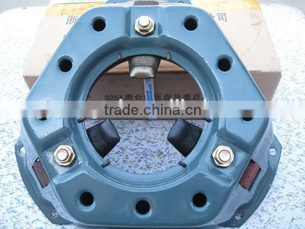 Agricultural tractor clutch disc and pressure plate assembly