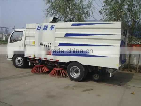 Euro 4 dongfeng 4x2 diesel 95hp new small street sweeper