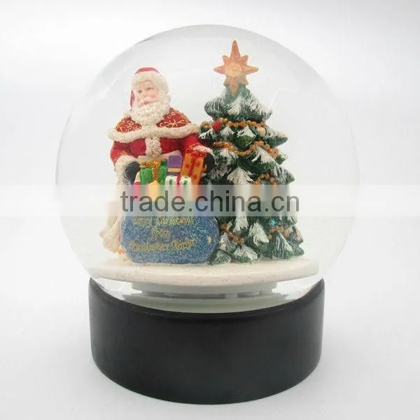 High Quality Resin European White Snow Globe