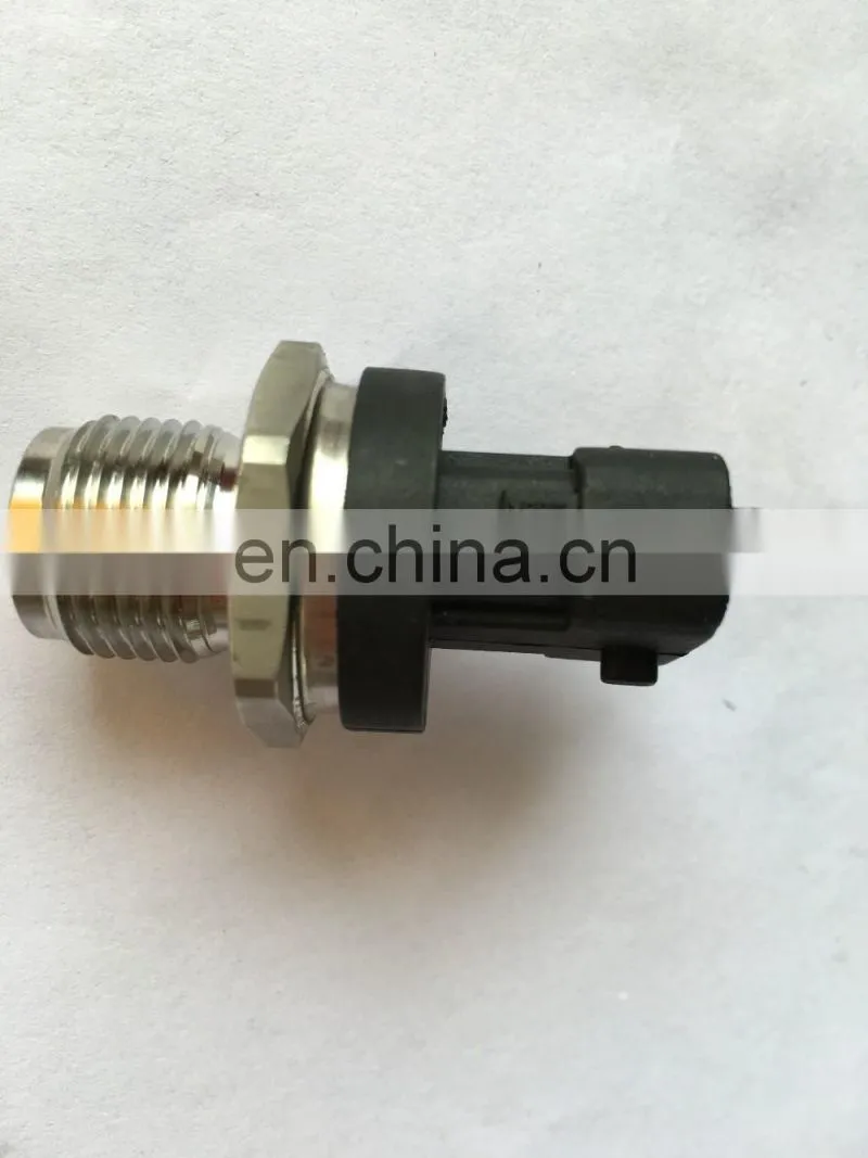 0281006425 Diesel fuel common rail pressure sensor