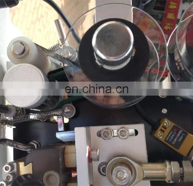 watsapp+ 86 15140601620 Easy operation semi automatic manual labeling machine for bottle