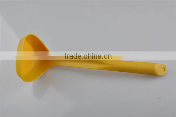 Standing kitchen utensils