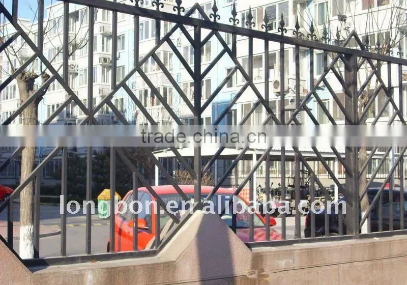 2015 Top-selling galvanized hand forged iron art fence